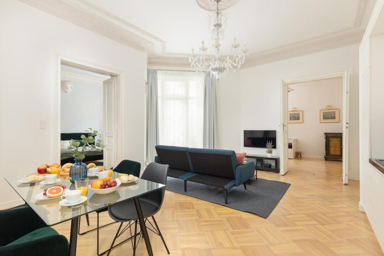 Marszalkowska 58 - Classy Two Bedroom With Balcony By Renters Apartment Warschau